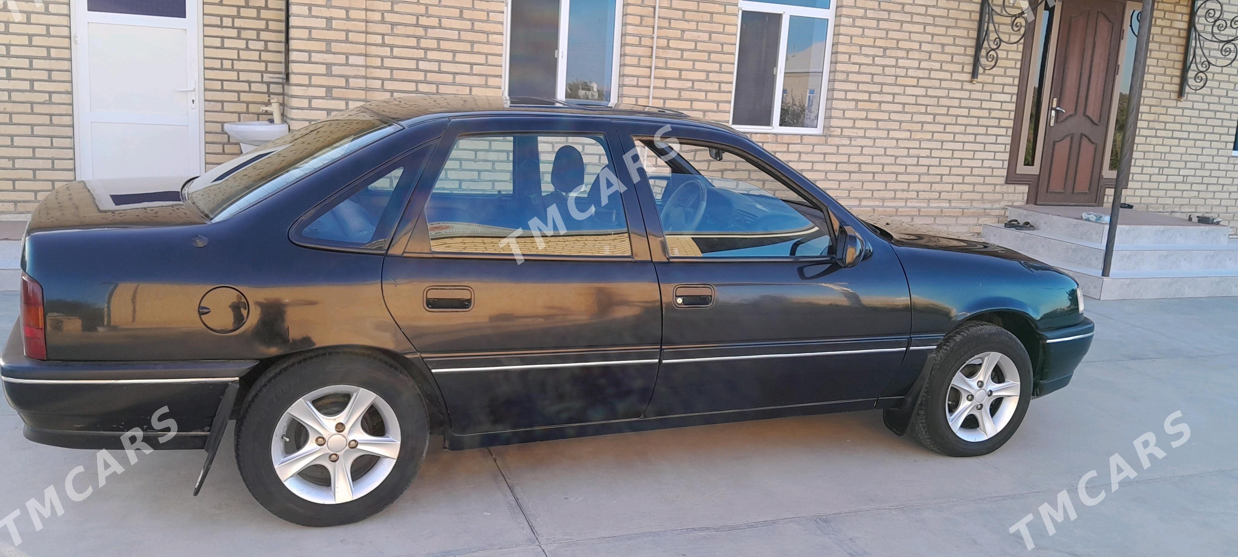 Opel Vectra 1993 - 30 000 TMT - Mary - img 4