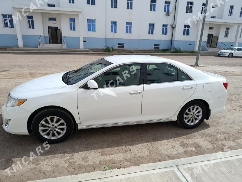 Toyota Camry 2013 - 222 000 TMT - Дашогуз - img 3