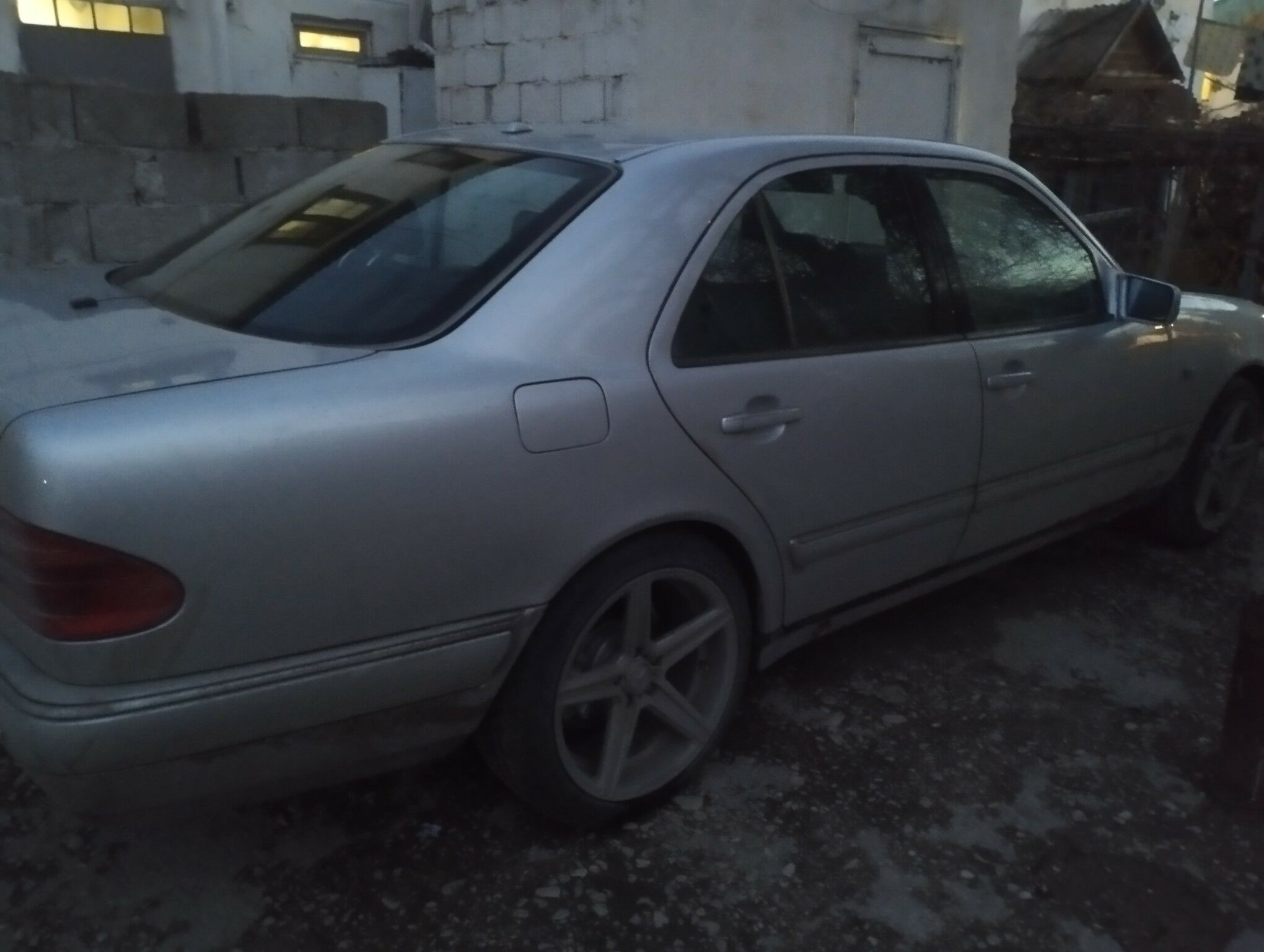 Mercedes-Benz E320 1997 - 80 000 TMT - Балканабат - img 9