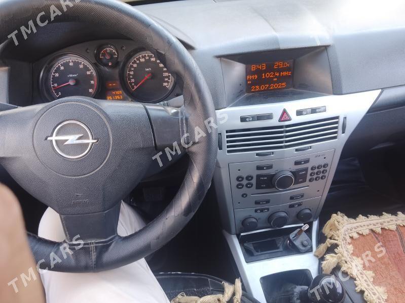 Opel Astra 2010 - 110 000 TMT - Дашогуз - img 4