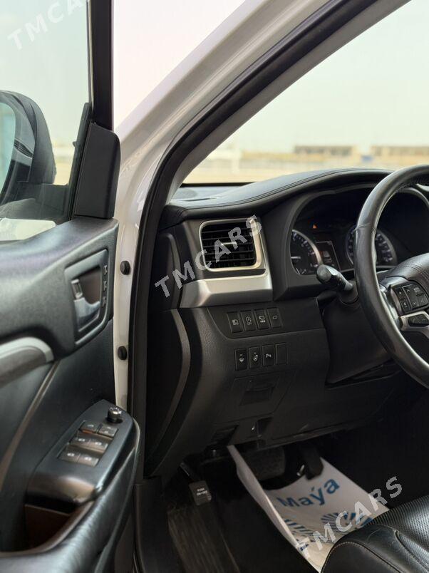 Toyota Highlander 2018 - 520 000 TMT - Мары - img 8