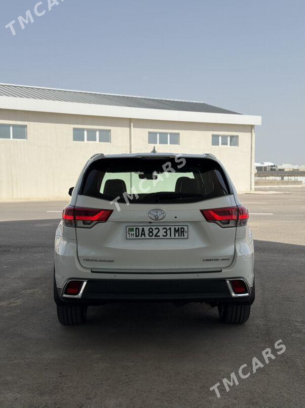 Toyota Highlander 2018 - 520 000 TMT - Мары - img 9