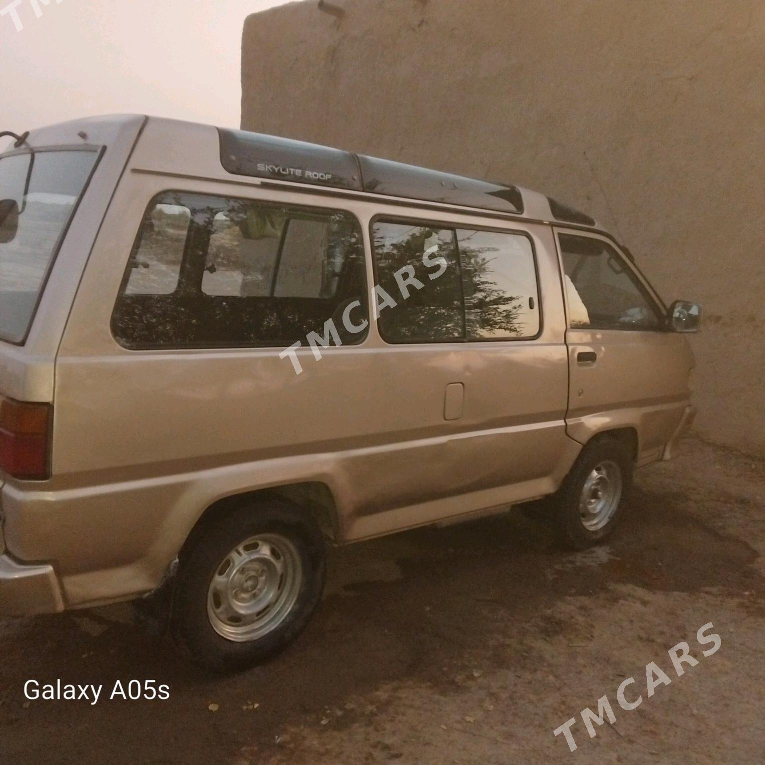 Toyota Hiace 1991 - 35 000 TMT - Akdepe - img 3