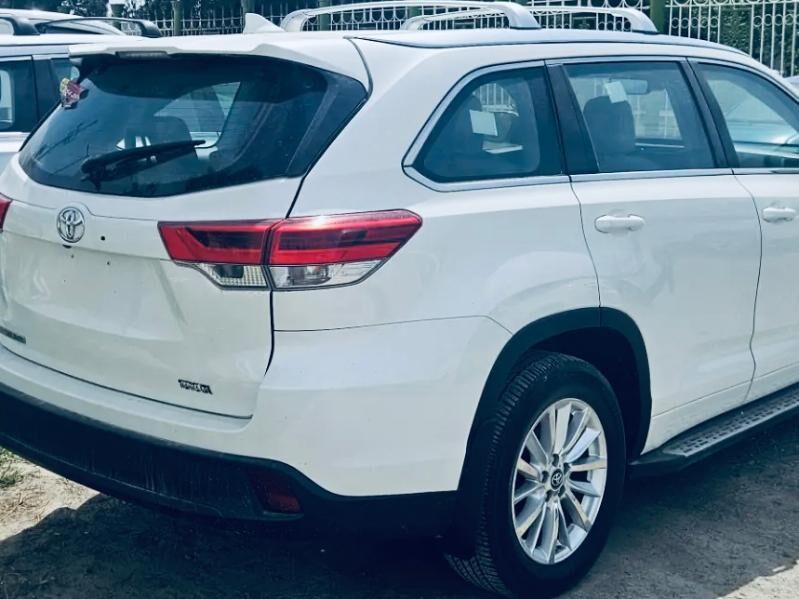 Toyota Highlander 2018 - 470 000 TMT - Байрамали - img 2