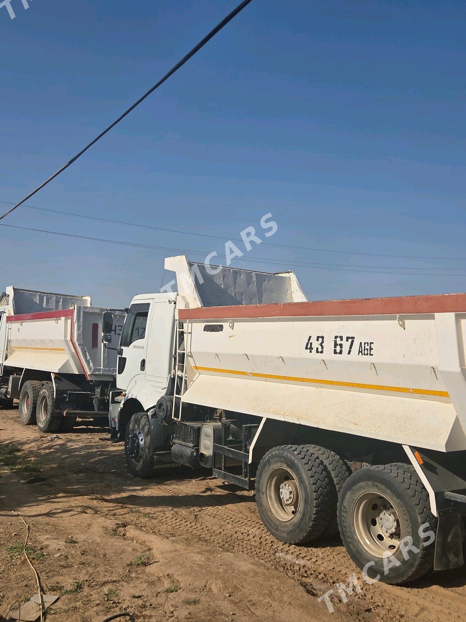 Ford Cargo 3535D 2013 - 530 000 TMT - Мары - img 3