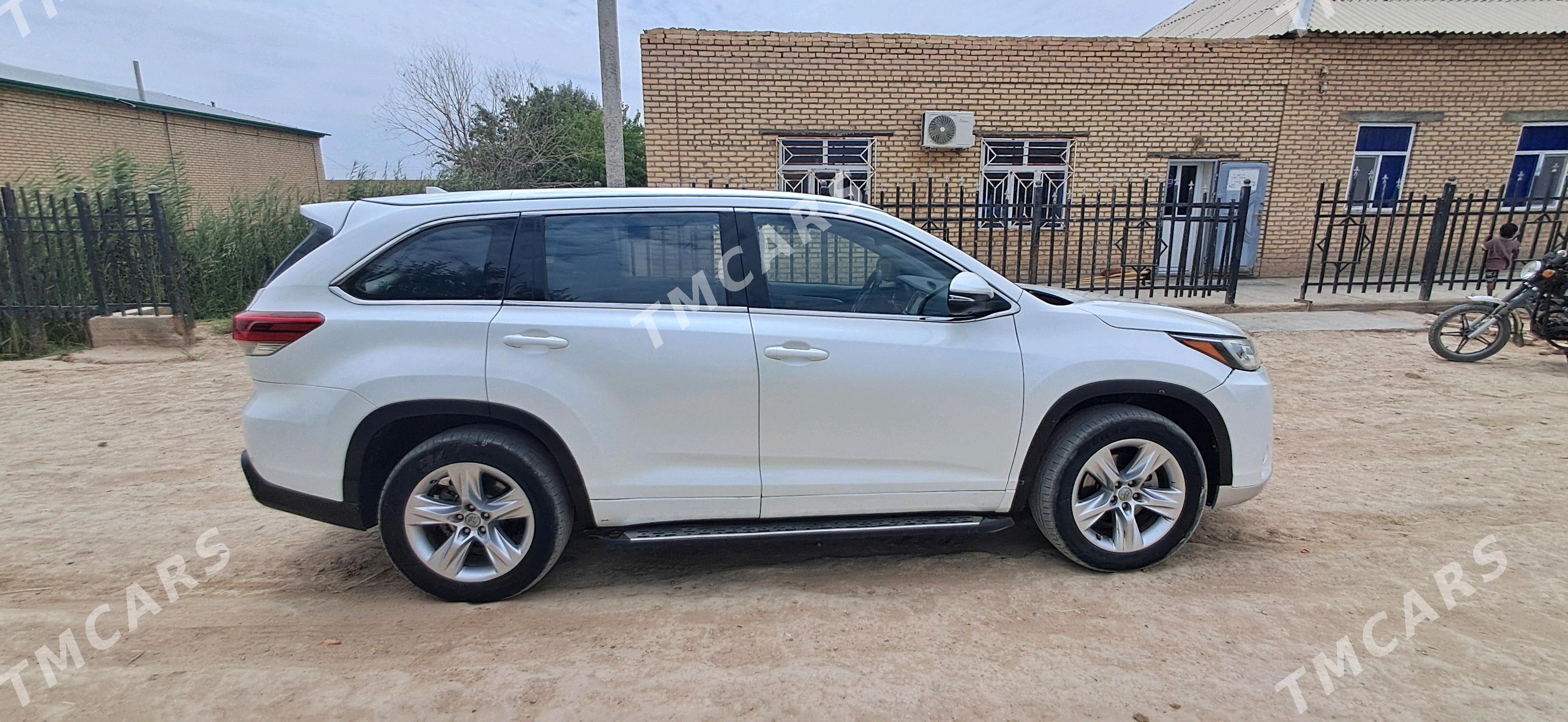 Toyota Highlander 2018 - 390 000 TMT - Garagum etraby - img 2