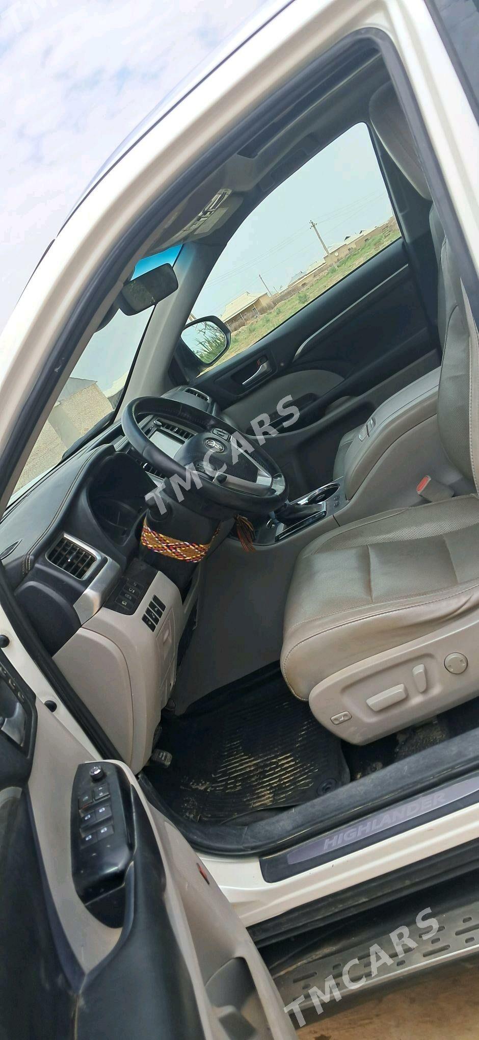 Toyota Highlander 2018 - 390 000 TMT - Garagum etraby - img 8