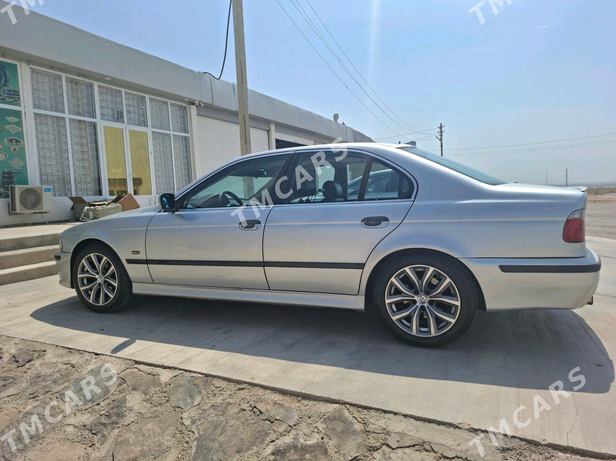BMW 528 2001 - 110 000 TMT - Balkanabat - img 3