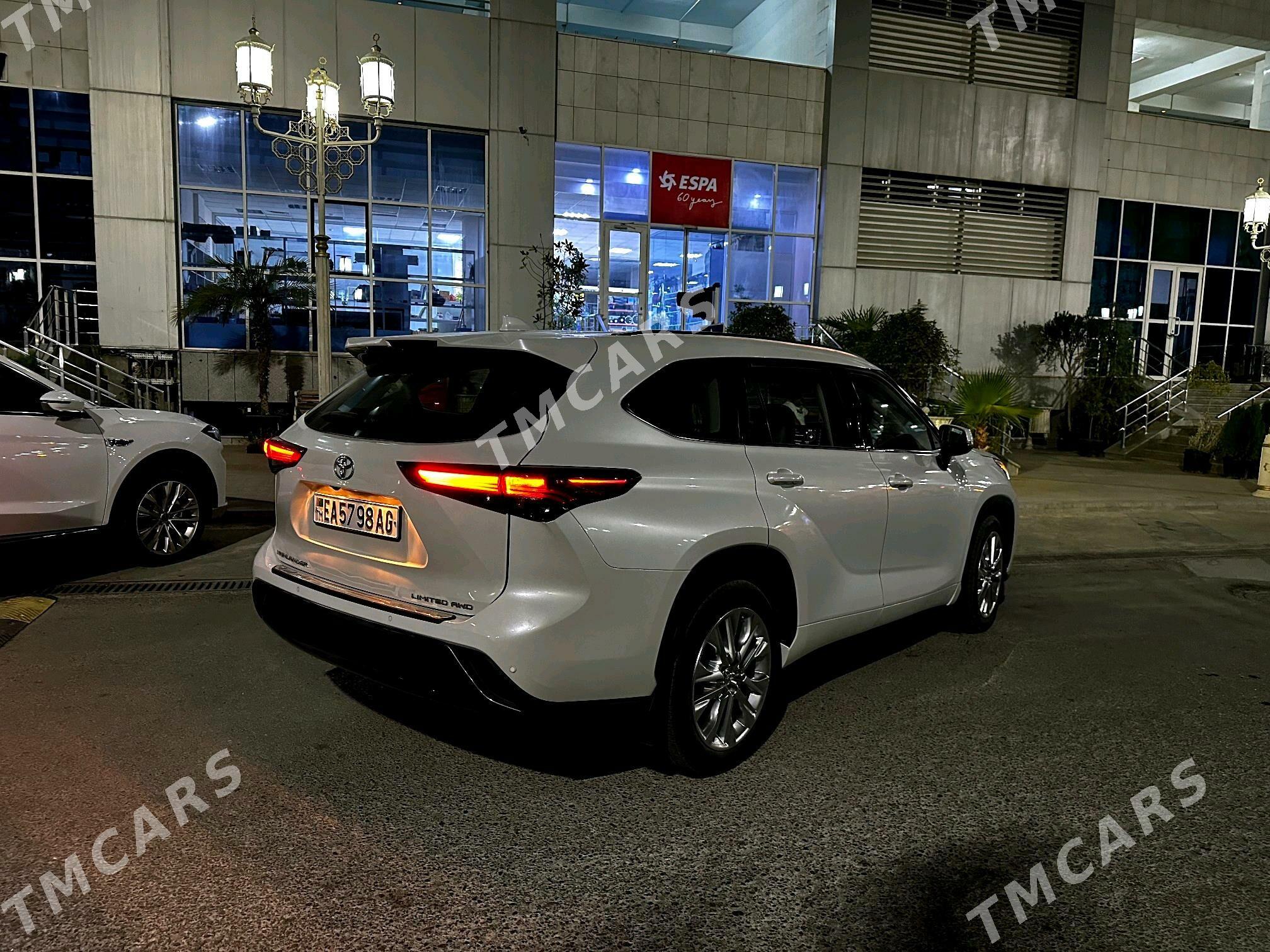 Toyota Highlander 2022 - 670 000 TMT - Ашхабад - img 2
