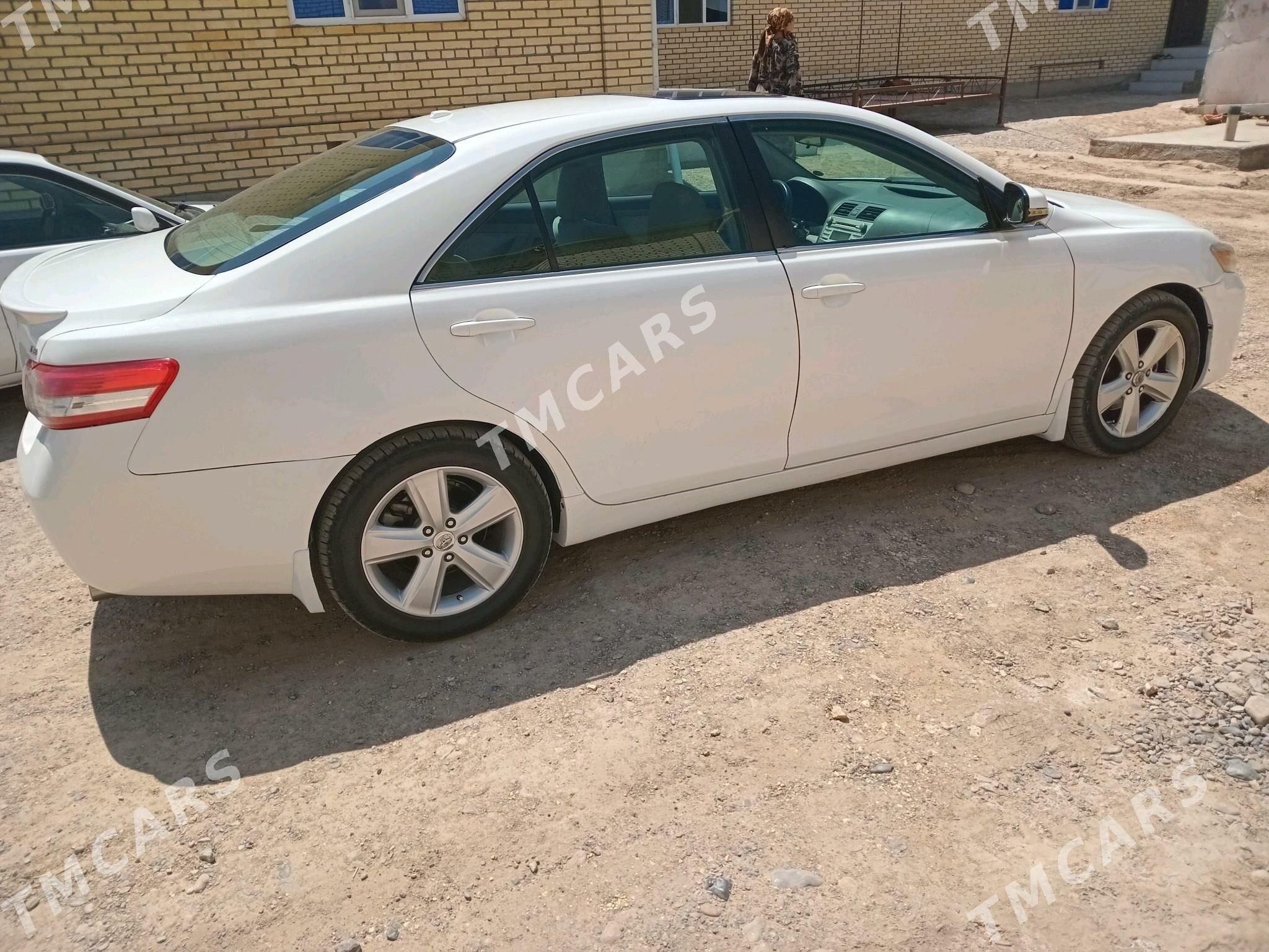 Toyota Camry 2011 - 170 000 TMT - Мары - img 6