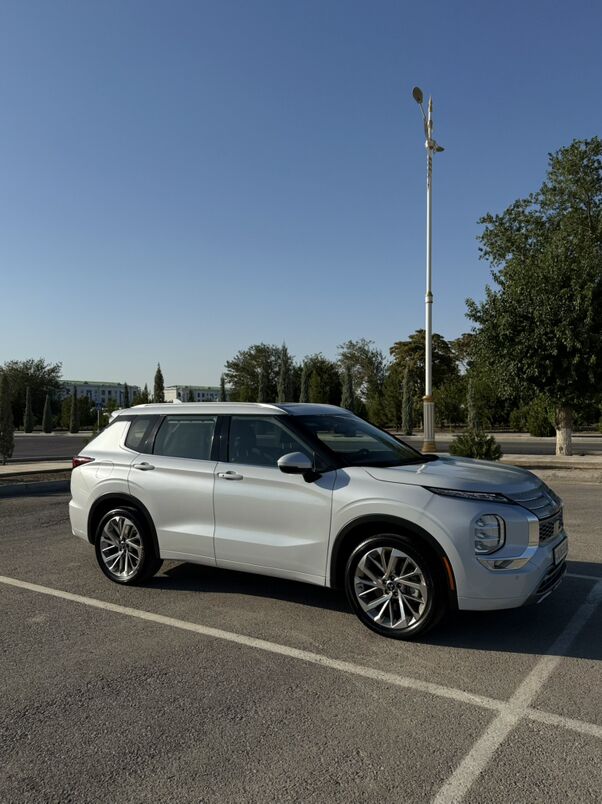 Mitsubishi Outlander 2022 - 470 000 TMT - Aşgabat - img 9