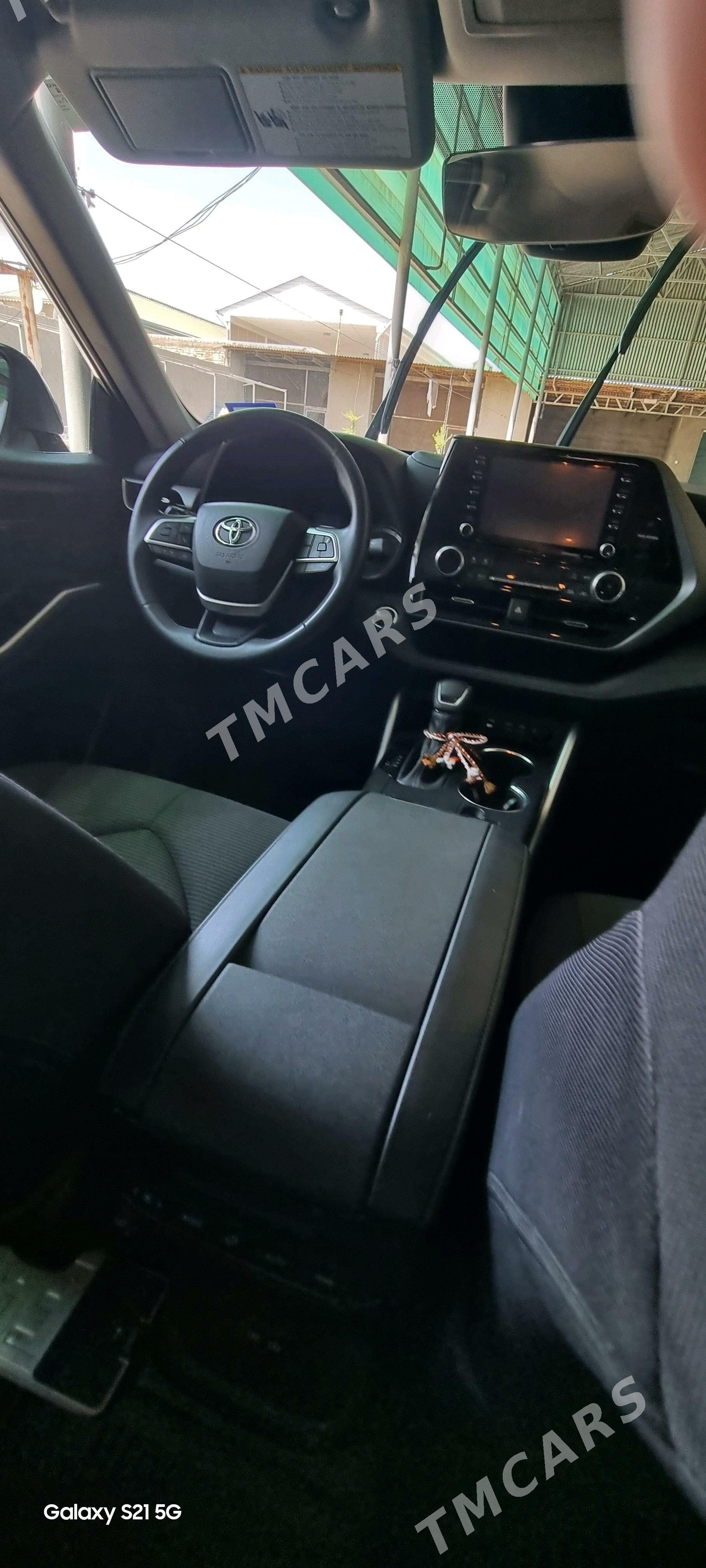 Toyota Highlander 2022 - 500 000 TMT - Теджен - img 8