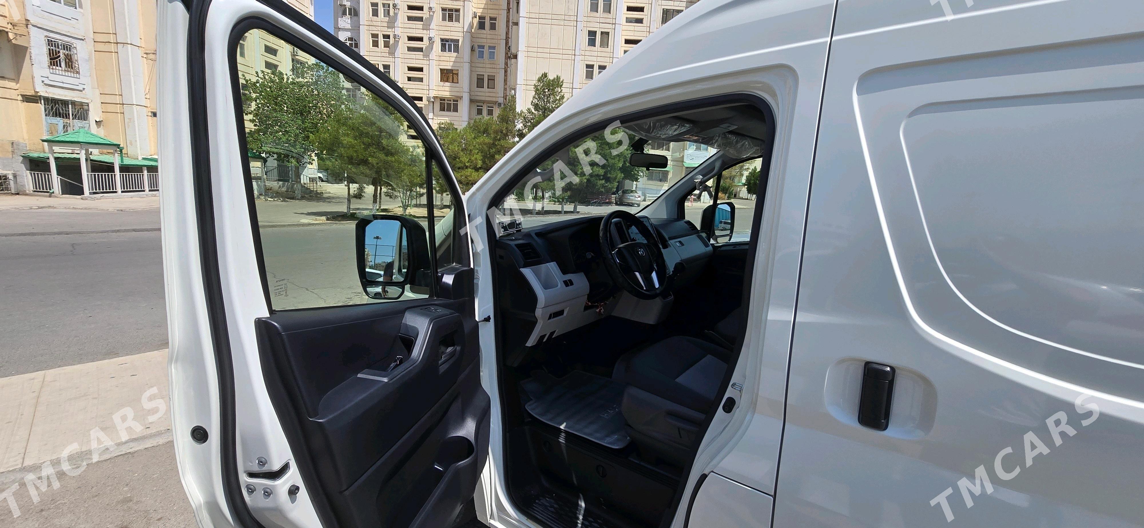 Toyota Hiace 2022 - 600 000 TMT - Parahat 2 - img 3