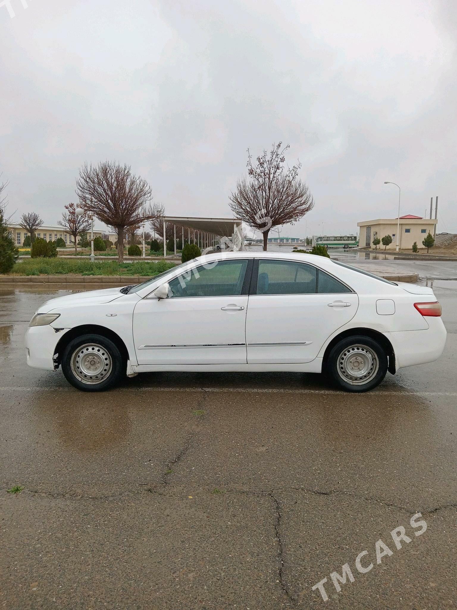 Toyota Camry 2010 - 125 000 TMT - Байрамали - img 4