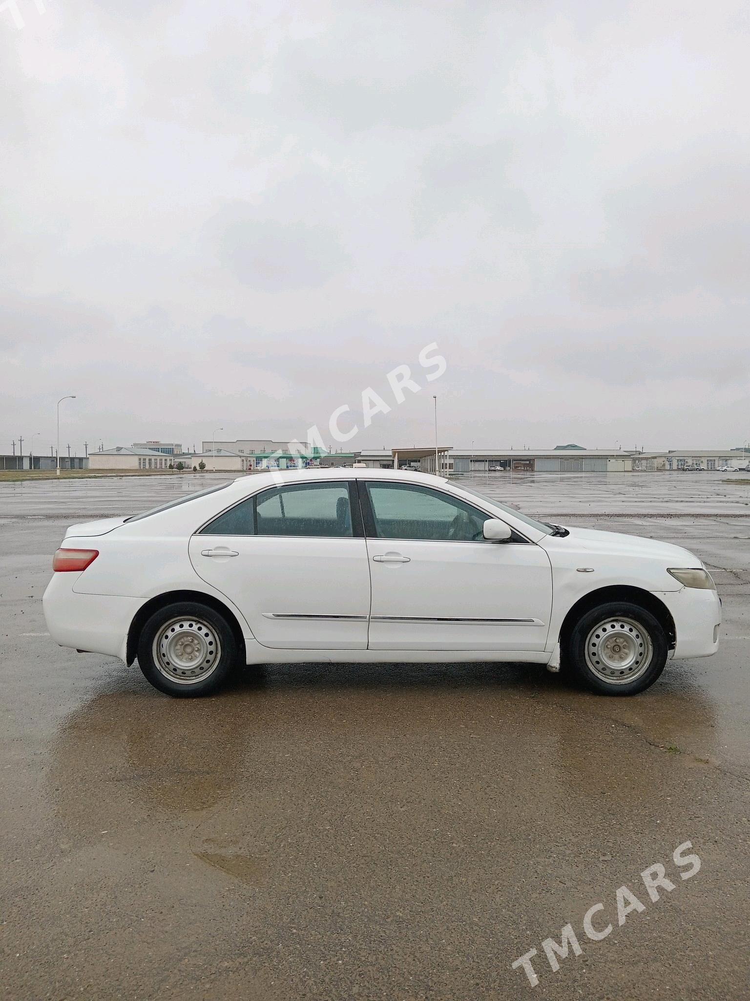 Toyota Camry 2010 - 125 000 TMT - Байрамали - img 3