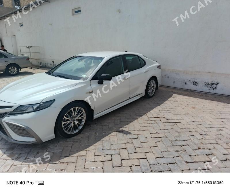 Toyota Camry 2022 - 330 000 TMT - Baýramaly - img 3
