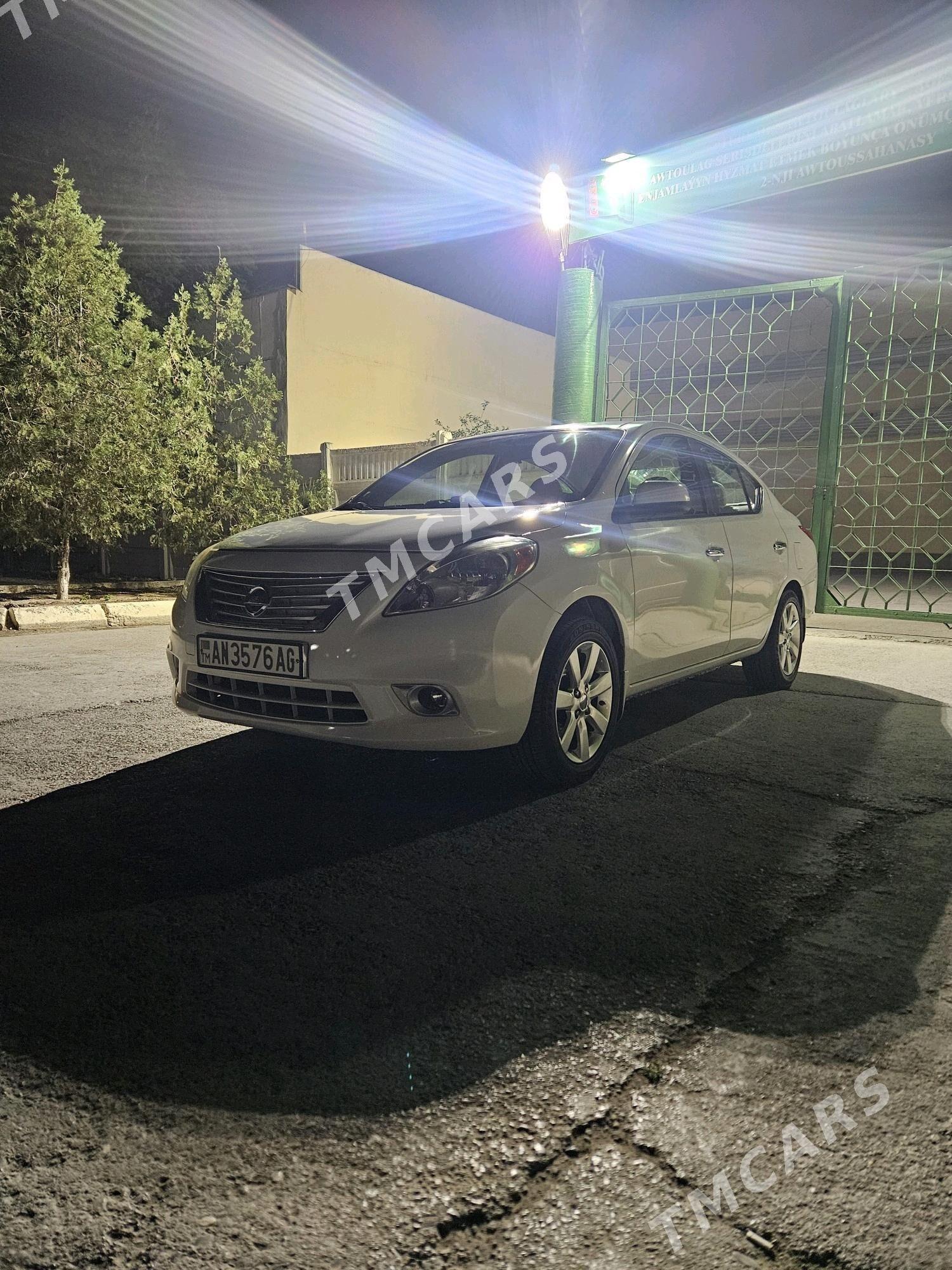 Nissan Versa 2011 - 115 000 TMT - Büzmeýin - img 2