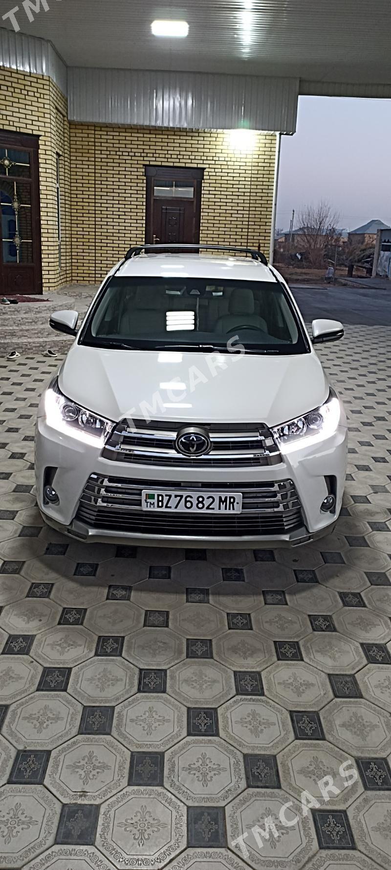Toyota Highlander 2019 - 410 000 TMT - Мары - img 3