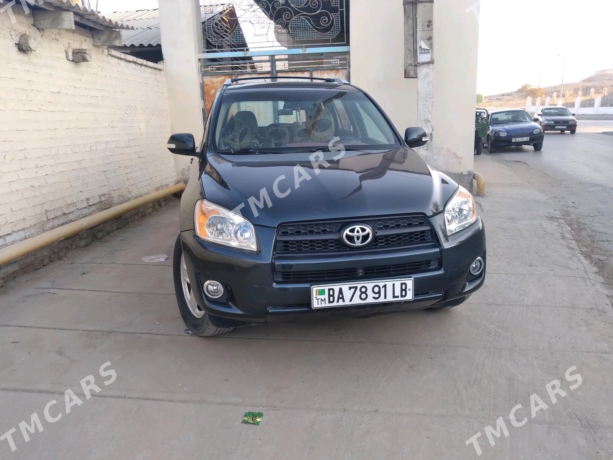 Toyota RAV4 2010 - 170 000 TMT - Керки - img 3