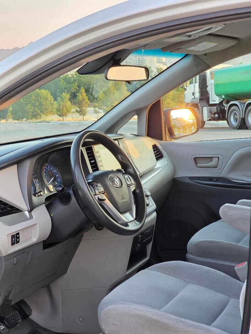Toyota Sienna 2019 - 356 000 TMT - Ашхабад - img 9