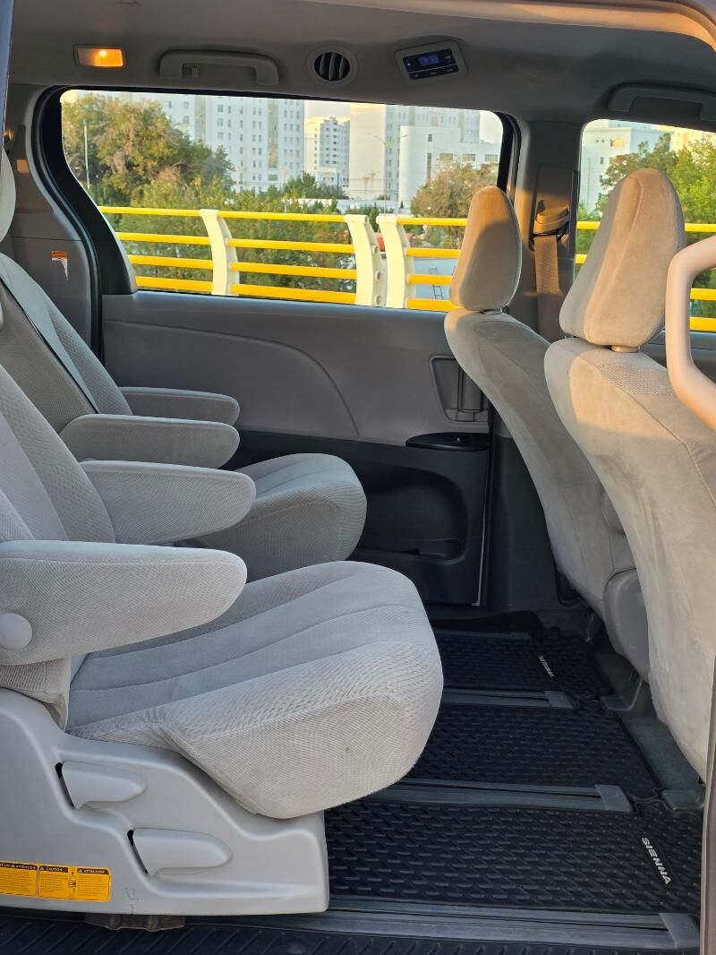 Toyota Sienna 2019 - 356 000 TMT - Ашхабад - img 8