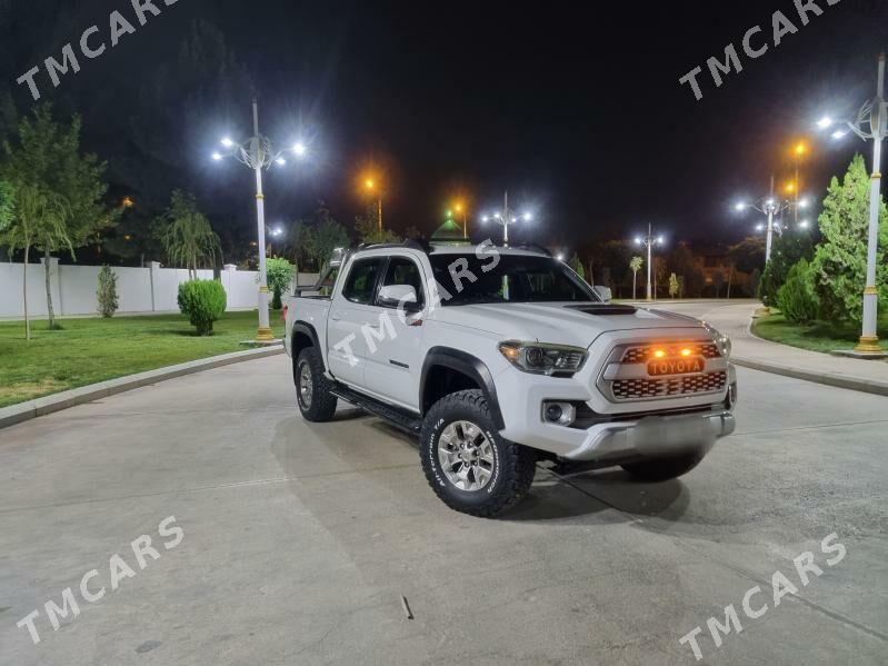 Toyota Tacoma 2018 - 380 000 TMT - Ашхабад - img 4