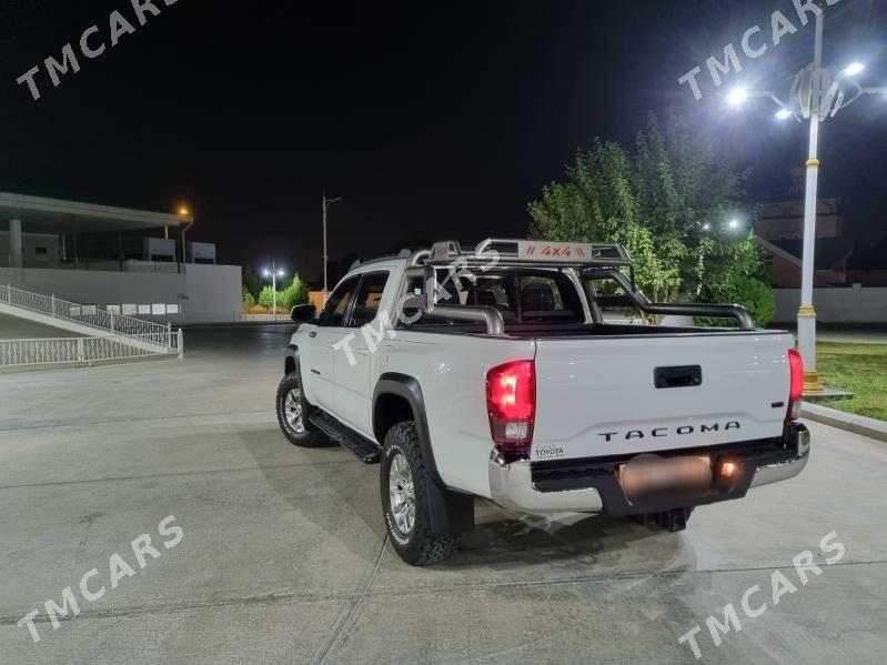 Toyota Tacoma 2018 - 380 000 TMT - Ашхабад - img 5