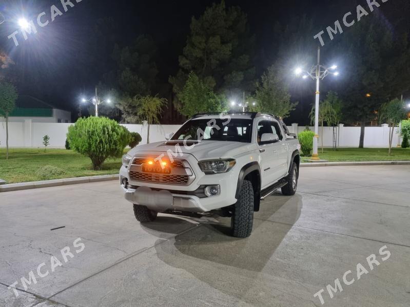 Toyota Tacoma 2018 - 380 000 TMT - Ашхабад - img 3