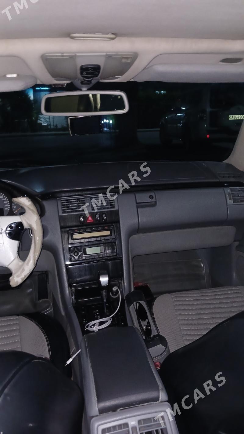 Mercedes-Benz E320 2000 - 118 000 TMT - Aşgabat - img 3