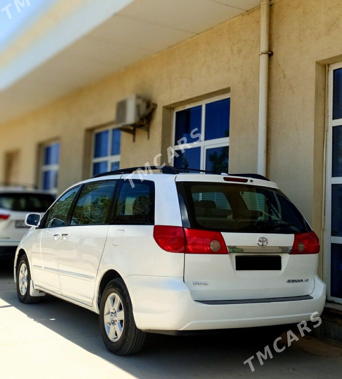 Toyota Sienna 2009 - 220 000 TMT - Мары - img 2