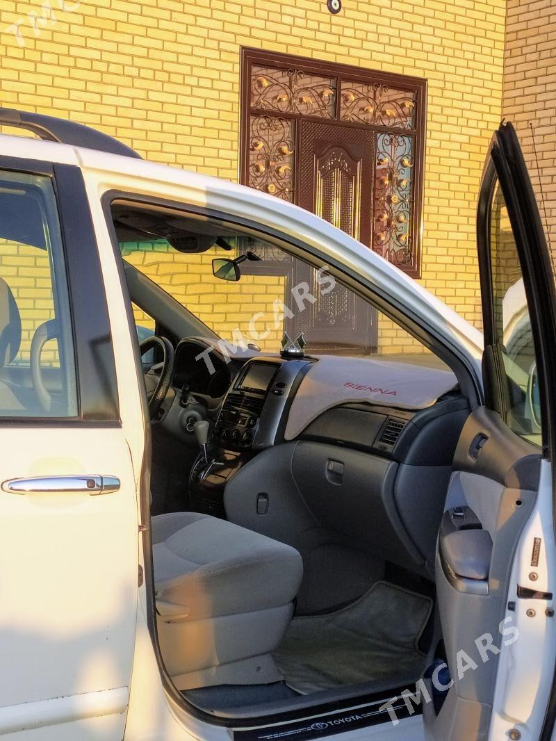Toyota Sienna 2009 - 220 000 TMT - Мары - img 10