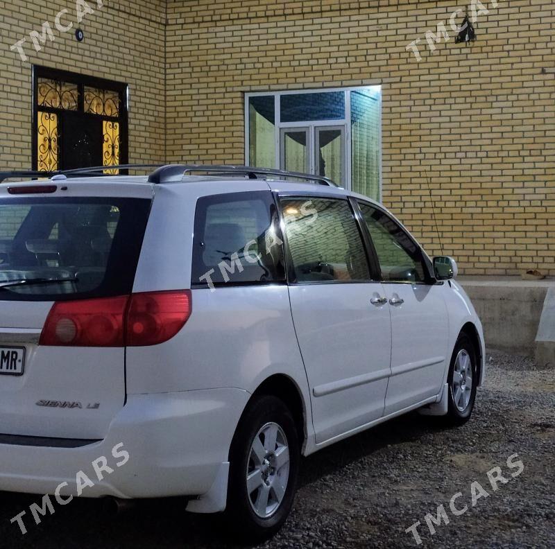 Toyota Sienna 2009 - 220 000 TMT - Мары - img 4