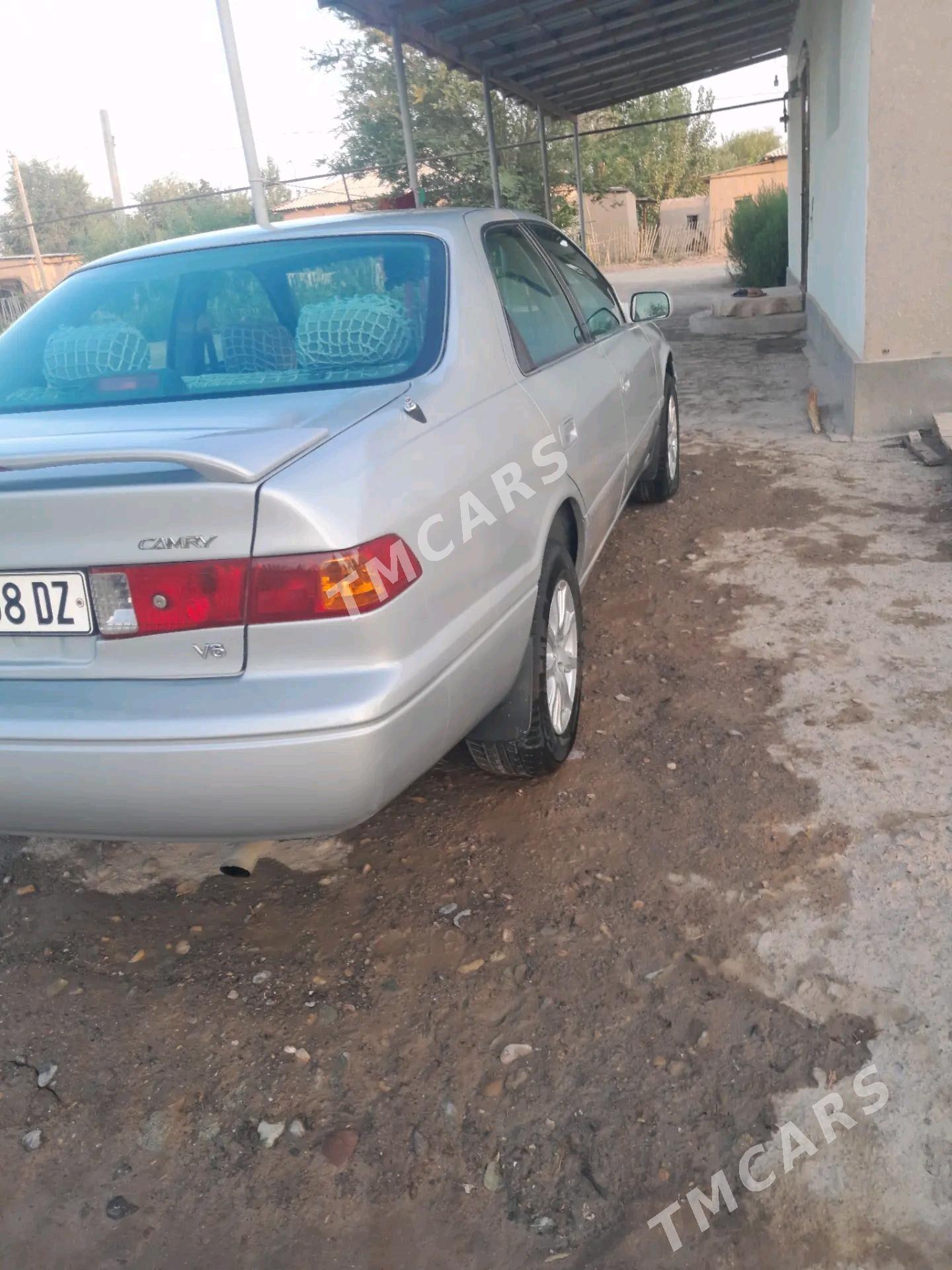 Toyota Camry 2000 - 150 000 TMT - Köneürgenç - img 3