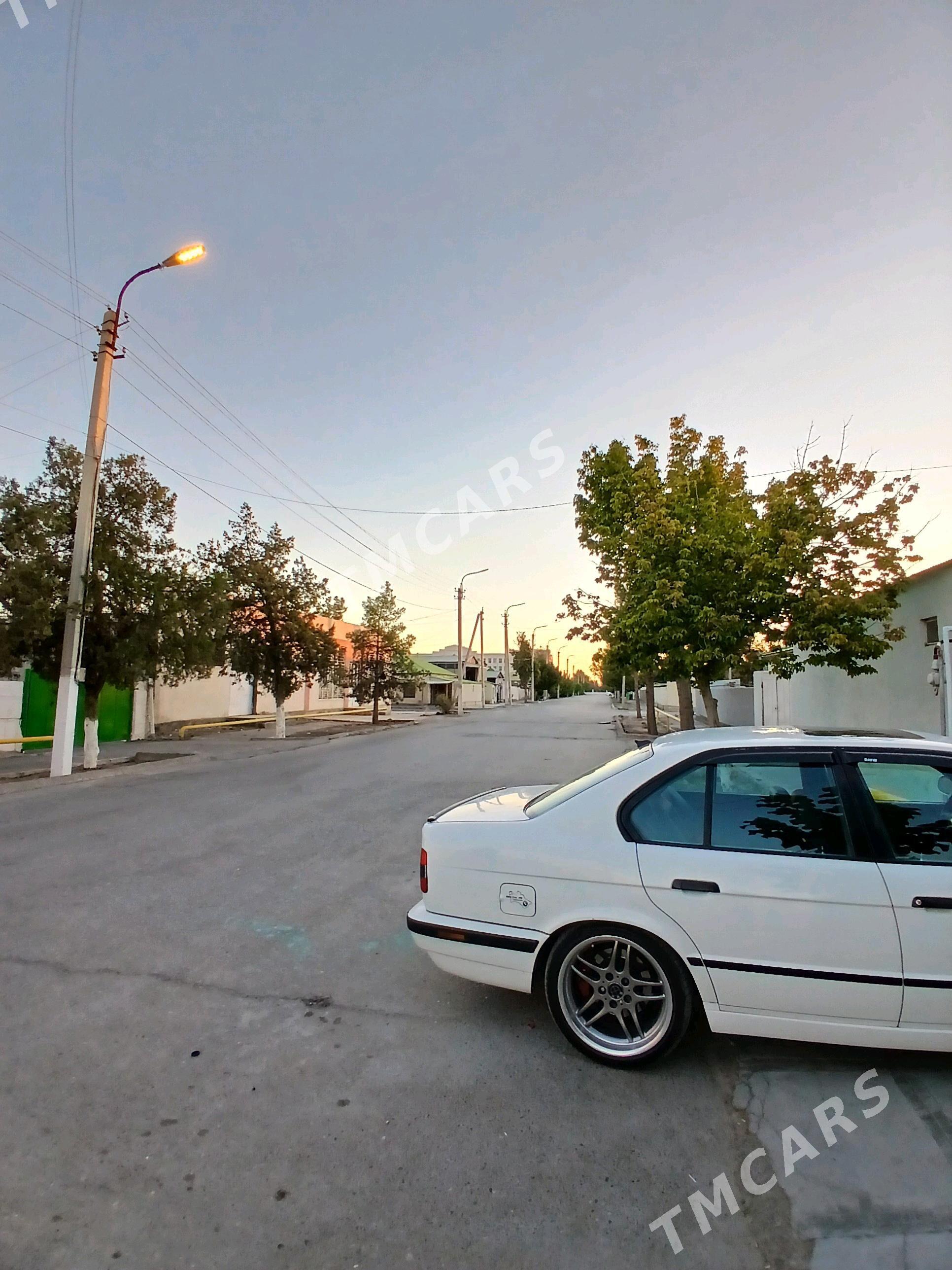 BMW 528 1995 - 85 000 TMT - Бузмеин - img 4