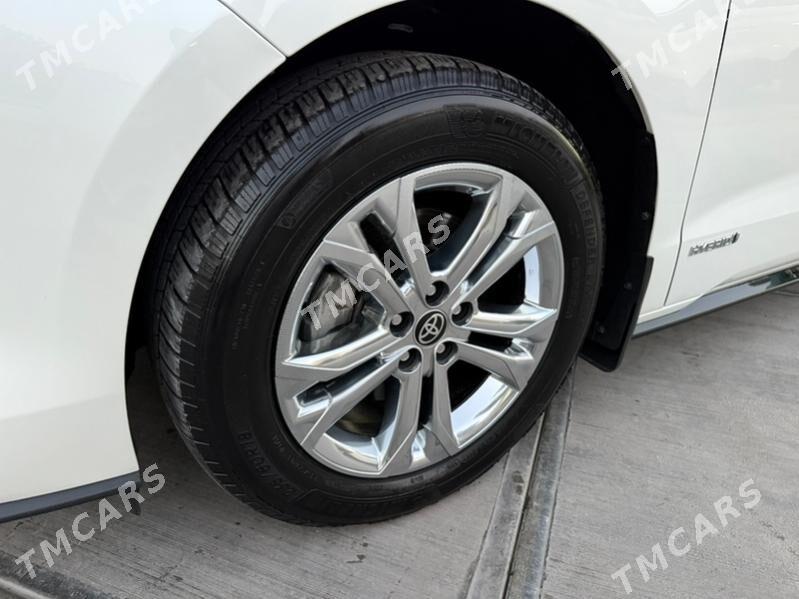 Toyota Sienna 2021 - 695 000 TMT - Aşgabat - img 9