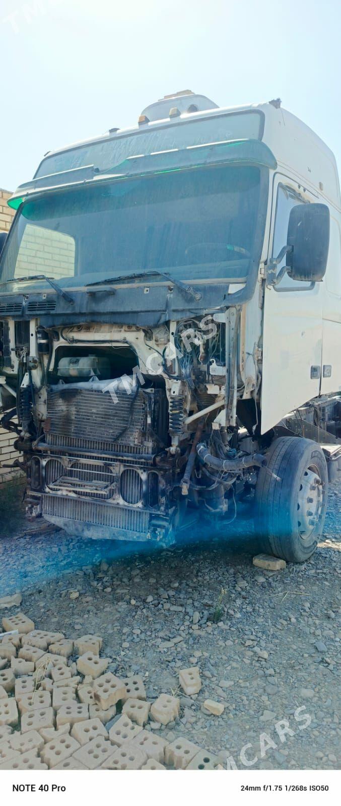 Volvo FH 460 2001 - 180 044 TMT - Mary - img 4