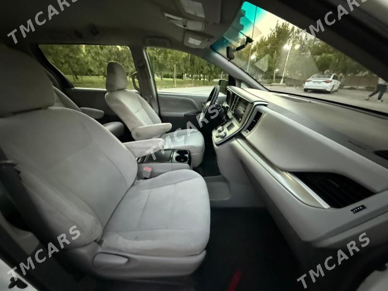 Toyota Sienna 2018 - 350 000 TMT - Ашхабад - img 6