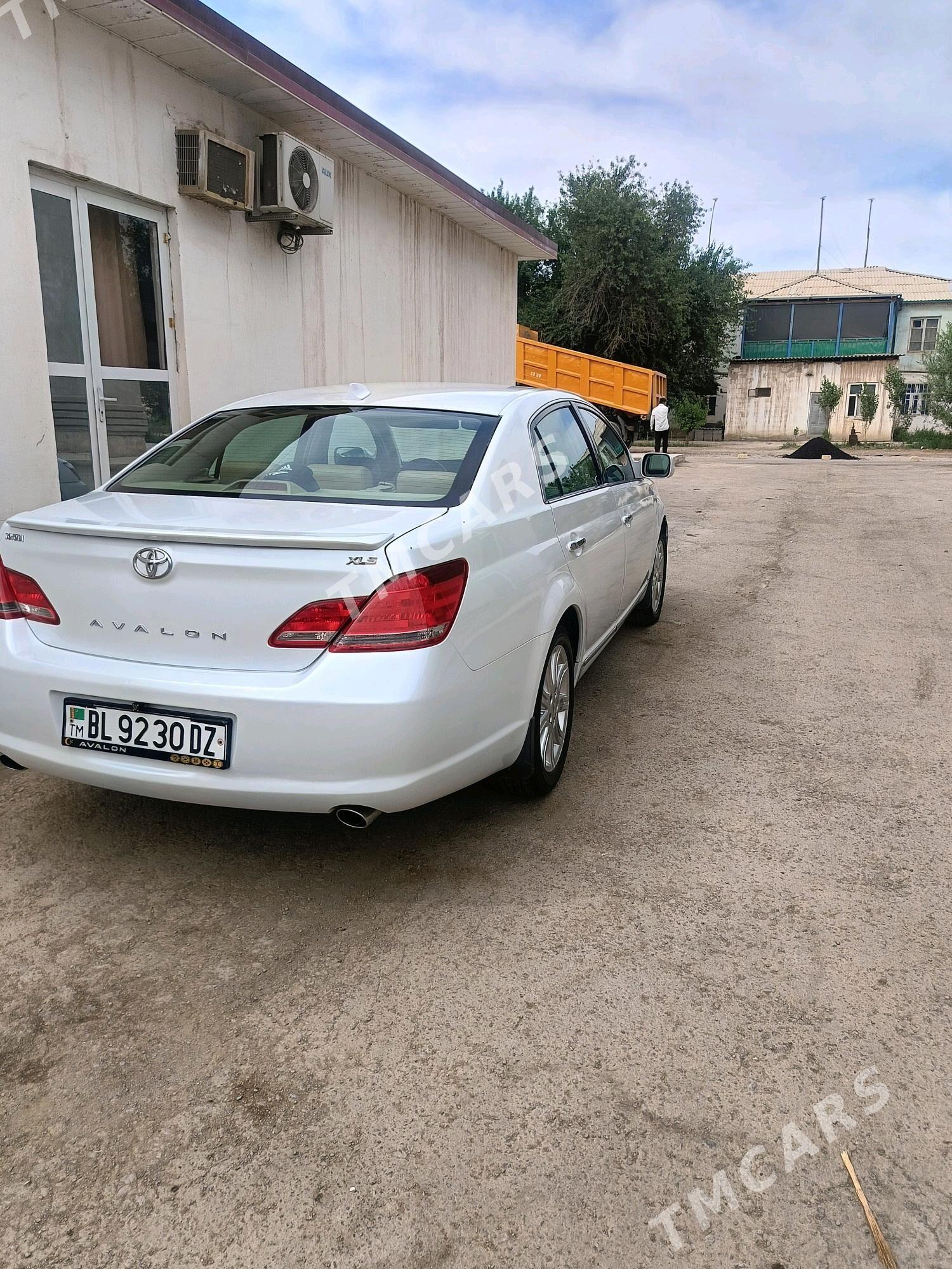 Toyota Avalon 2005 - 175 000 TMT - Gurbansoltan Eje - img 7