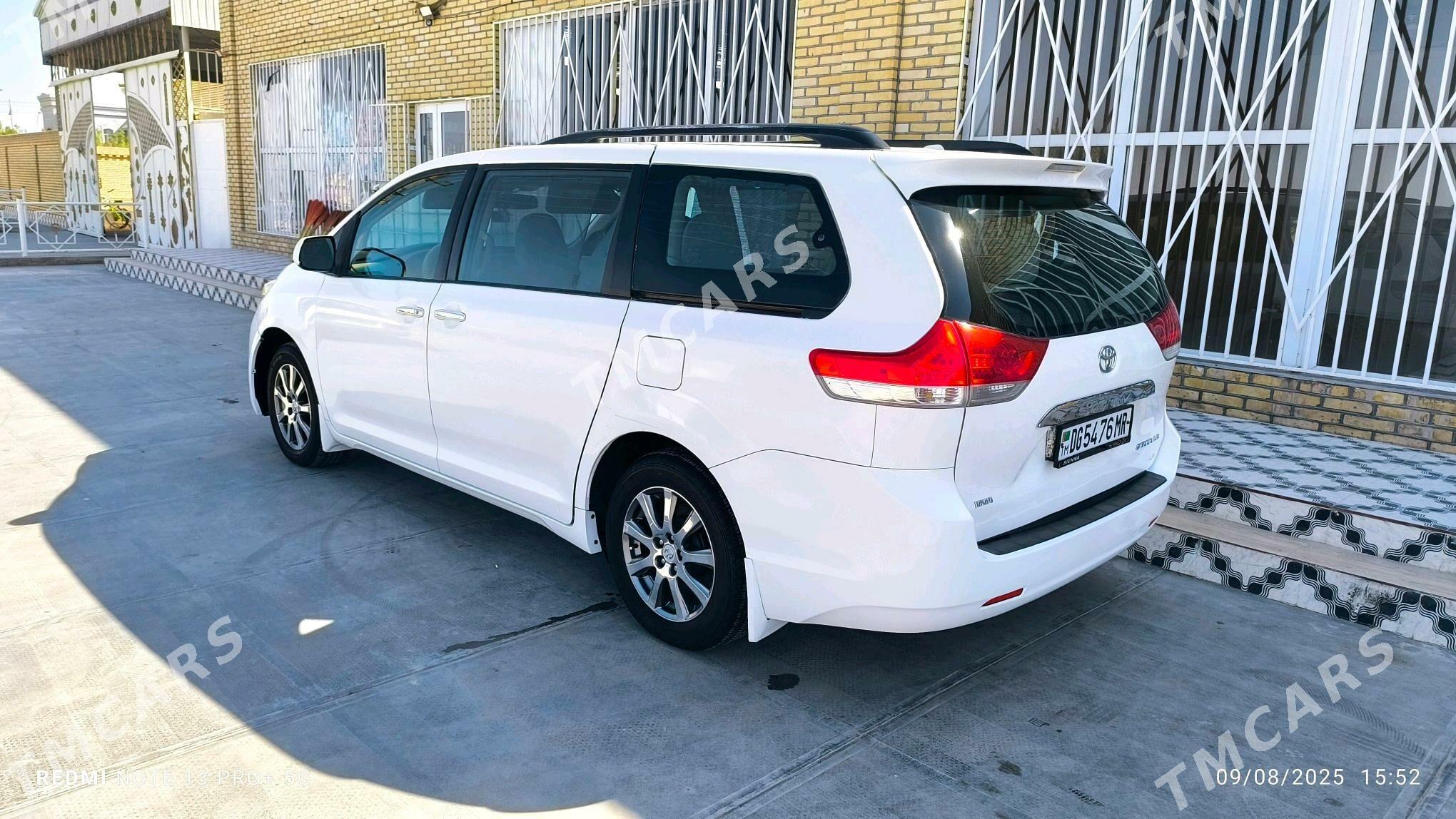 Toyota Sienna 2010 - 290 000 TMT - Baýramaly - img 6