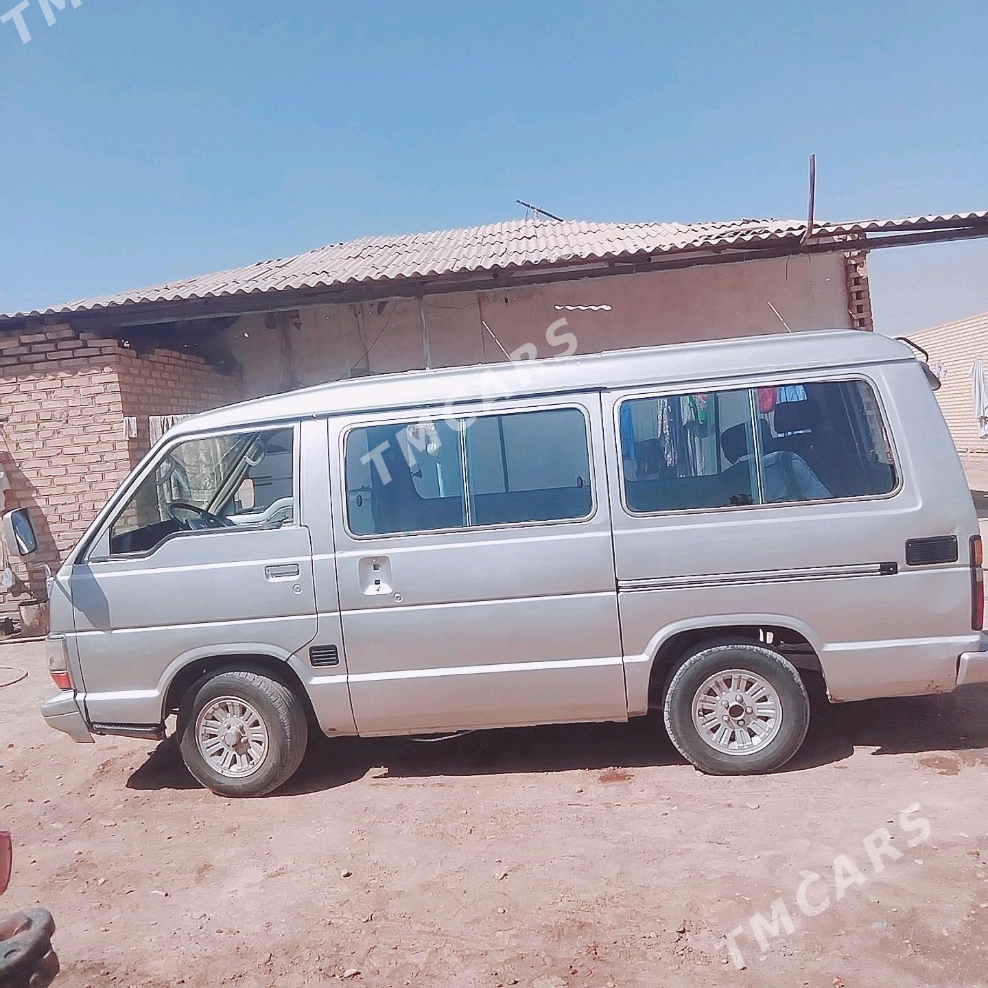Toyota Hiace 1989 - 36 000 TMT - Sarahs - img 2