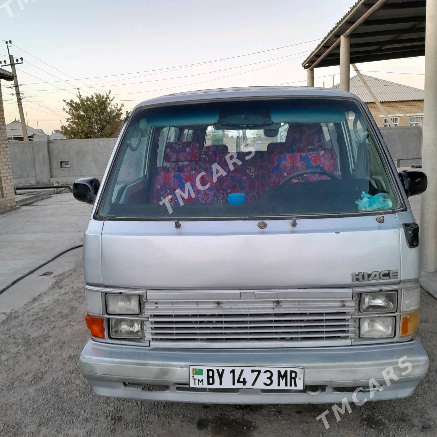 Toyota Hiace 1988 - 48 000 TMT - Мары - img 3