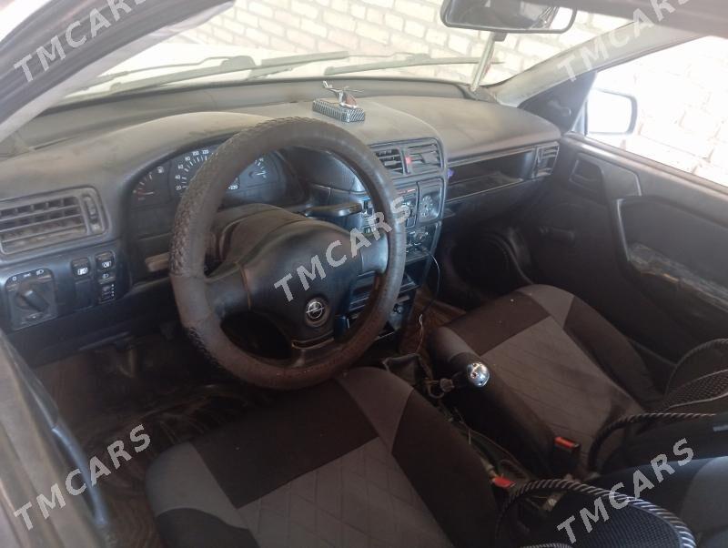 Opel Vectra 1991 - 22 000 TMT - Дянев - img 4