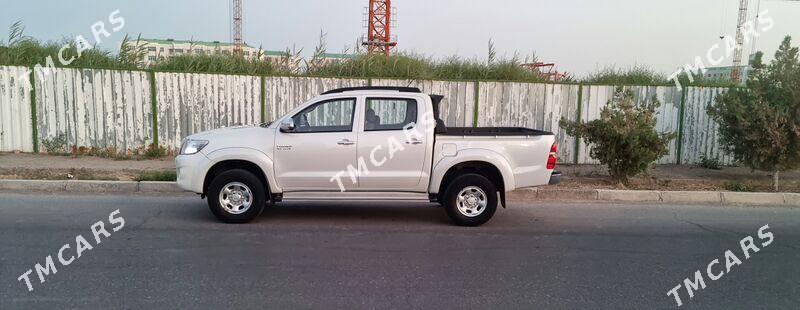 Toyota Hilux 2014 - 400 000 TMT - Мары - img 5