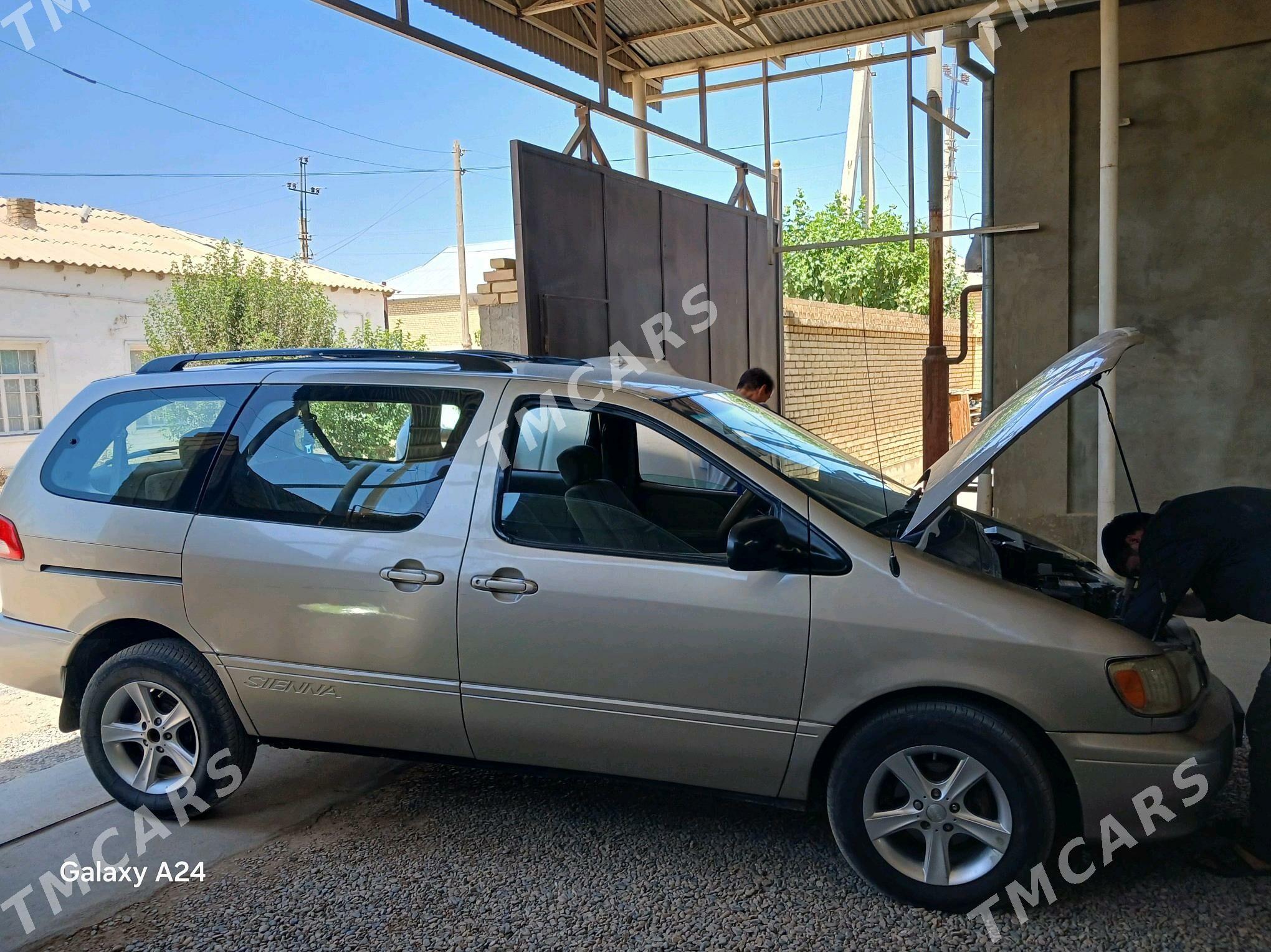 Toyota Sienna 2002 - 160 000 TMT - Mary - img 2