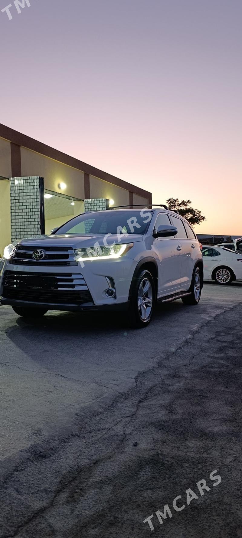 Toyota Highlander 2018 - 490 000 TMT - Мары - img 2