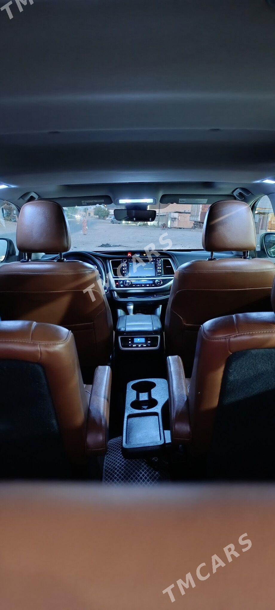 Toyota Highlander 2018 - 490 000 TMT - Мары - img 6