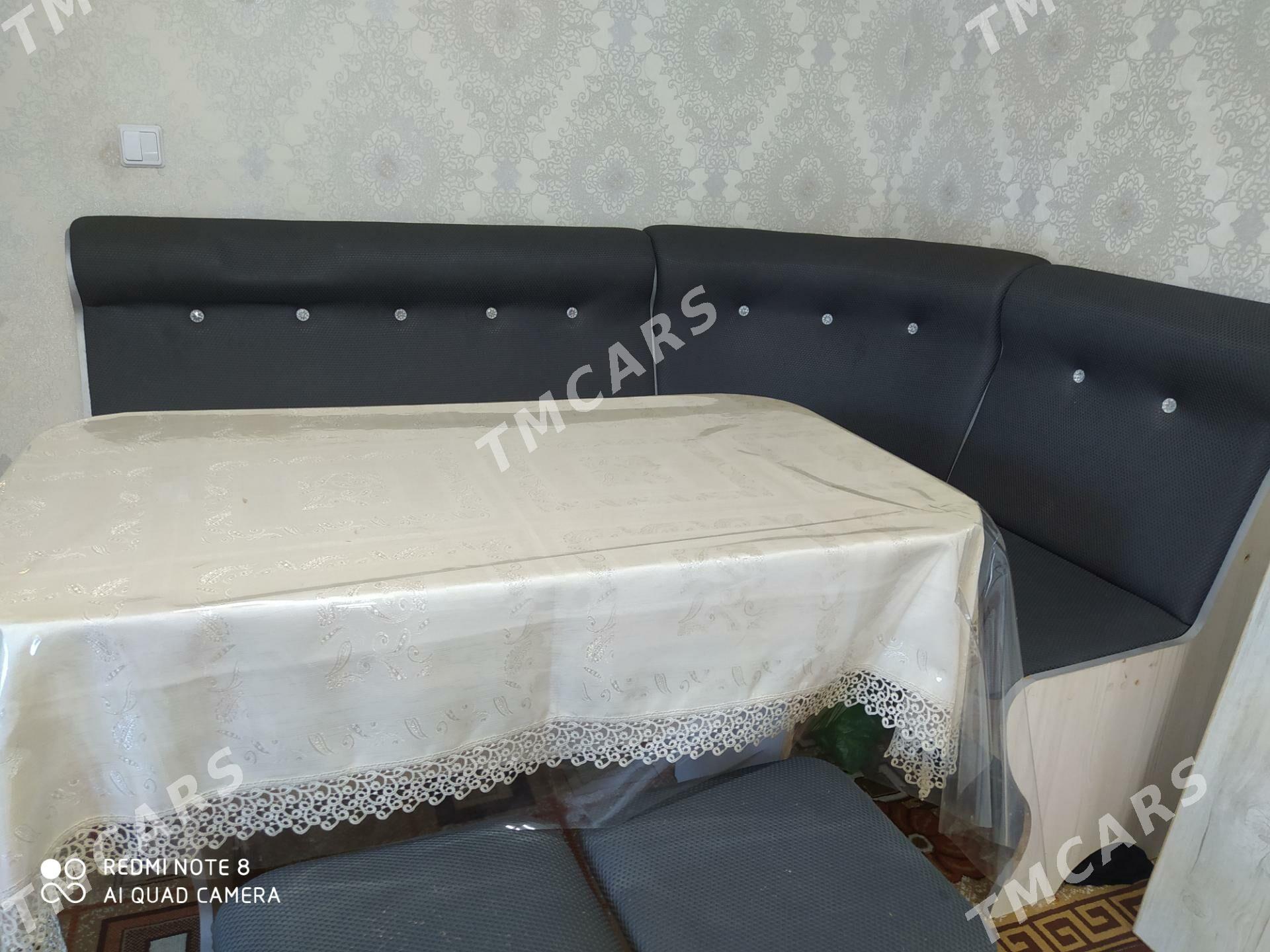 уголок - Gurbansoltan Eje - img 2