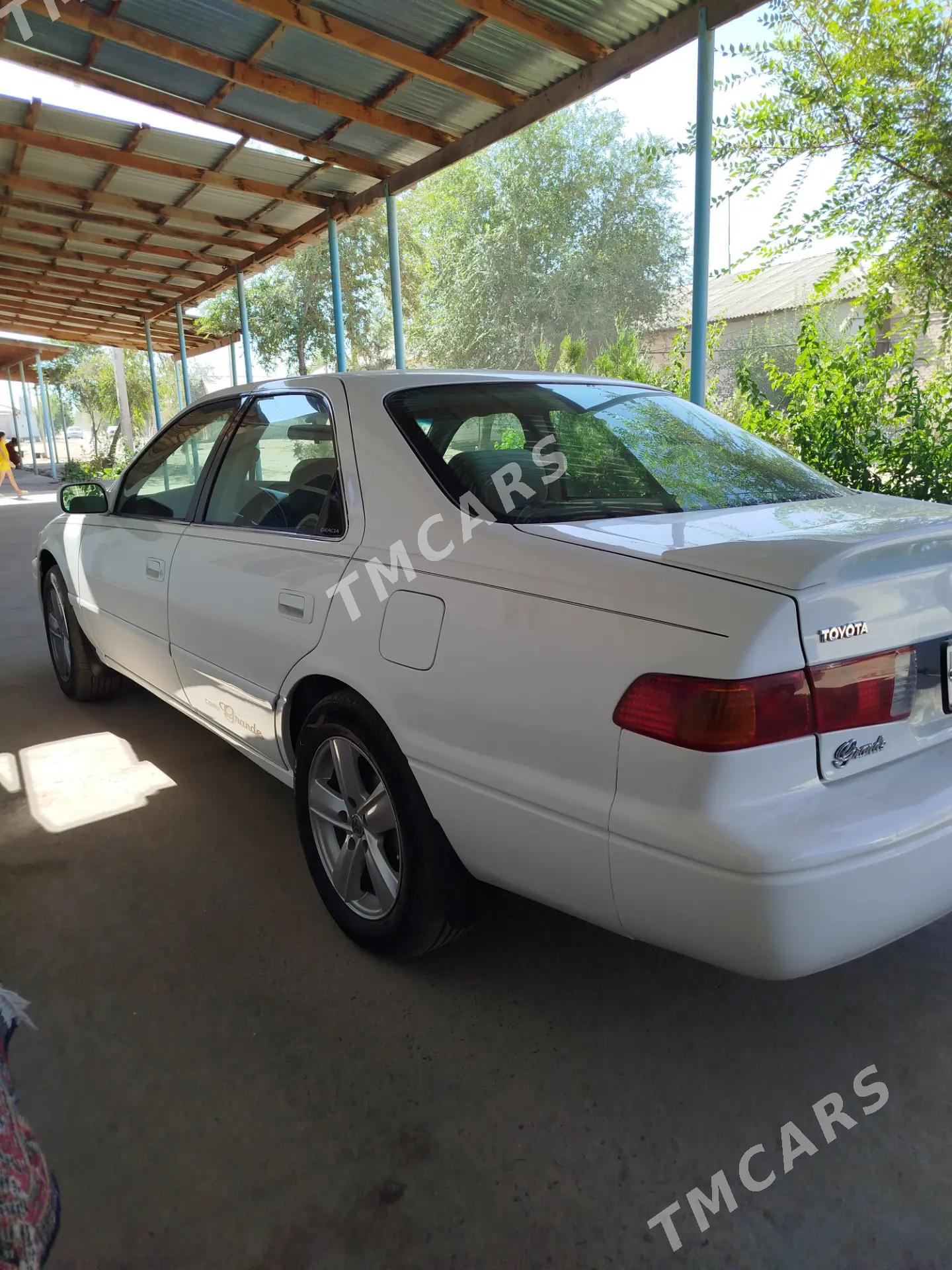 Toyota Camry 2000 - 134 000 TMT - Boldumsaz - img 3