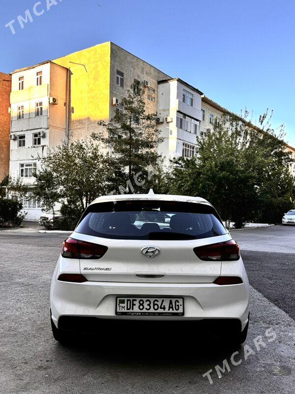 Hyundai Elantra GT 2017 - 175 500 TMT - Aşgabat - img 8