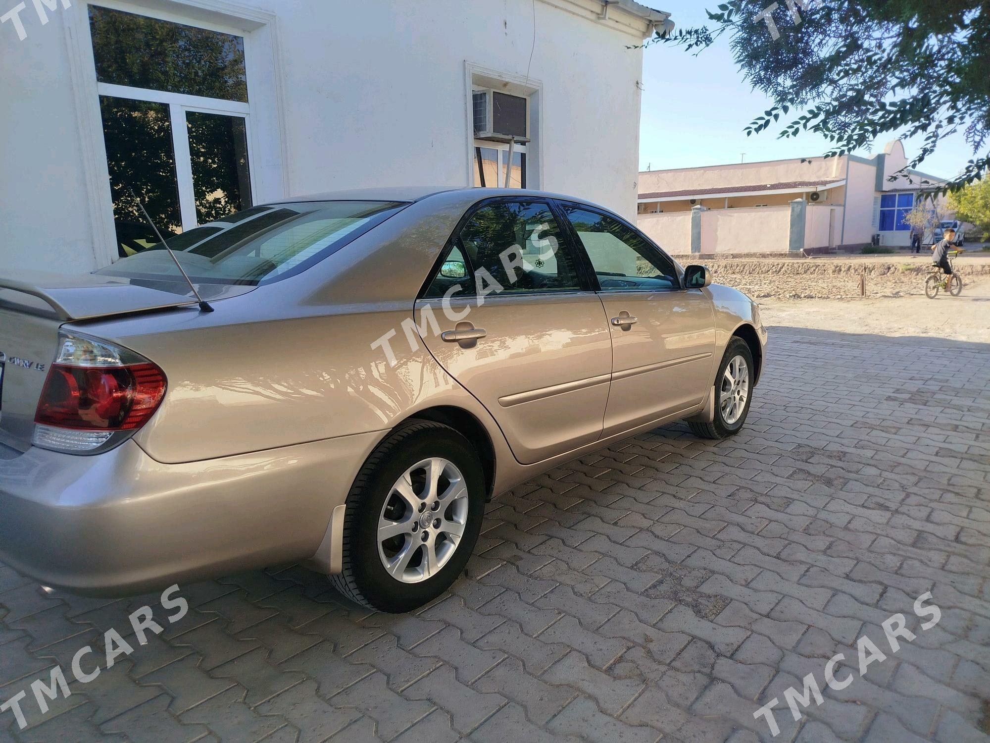 Toyota Camry 2004 - 170 000 TMT - Köneürgenç - img 4
